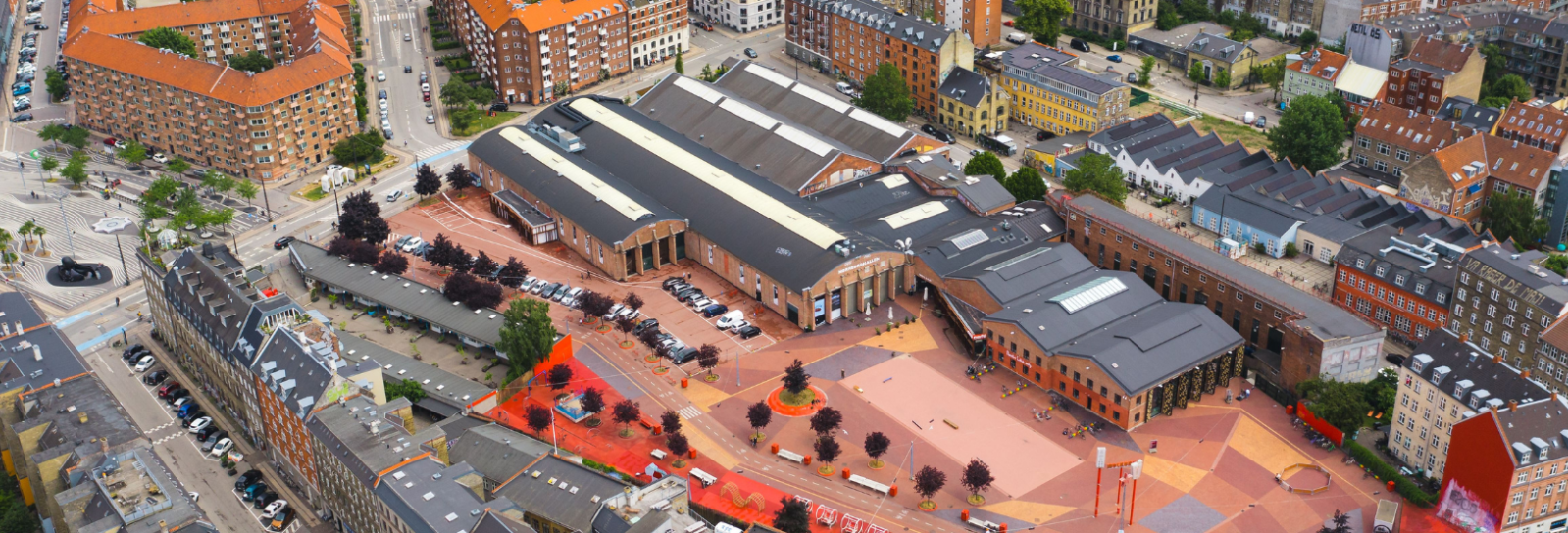 Luftfoto Nørrebrohallen og Den Røde Plads